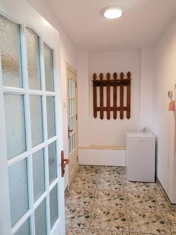 Pensiunea Ca La Mama Acasa Resita Esterno foto